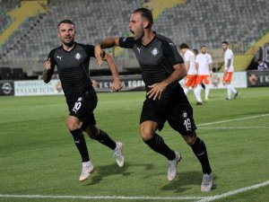 İzmir’in Portekizlileri coştu
