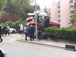 TBMM yakınında "dur" ihtarına uymayan traktör sürücüsü ayağından vurularak durduruldu