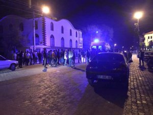 Kavgayı ayırmak isterken canından oldu