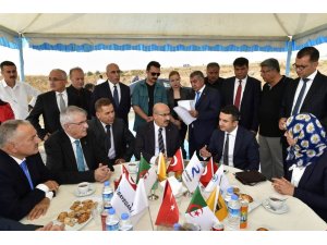 Vali Demirtaş, Mega Petrokimya Endüstri Bölgesi alanında incelemelerde bulundu