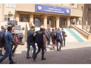 Şırnak merkezli 12 ilde FETÖ operasyonu: 17 gözaltı