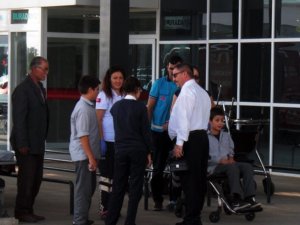 İzmir’de 21 öğrenci gıda zehirlenmesi şüphesiyle hastanelik oldu