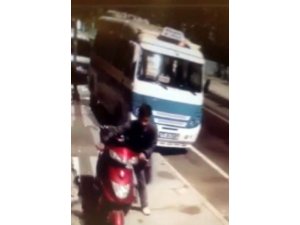 Hırsız kameraları fark etmedi, motosikleti götürdü