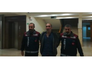 Lafa tuttuğu minibüsçünün telefonunu çalan zanlı adliyeye sevk edildi
