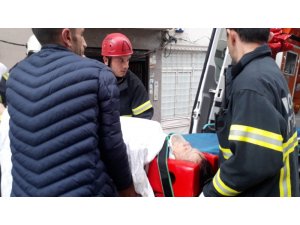 Evine gelen icra memurlarını görünce 6. kattan aşağı atladı