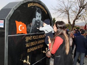 "Şehidimin gülen yüzü unutulmasın"