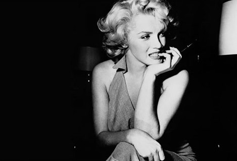 Monroe'ye komşu mezar satışa çıkarıldı