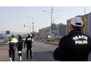 Trafik ekiplerinden öğrenci servislerine sıkı denetim