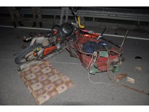 Otomobil sepetli motosiklete çarptı: 1 ölü, 4 yaralı