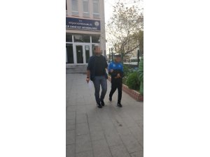 Hırsız güvenlik kamerasına yakalandı