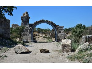 2 bin yıllık hamama "çelik" desteği