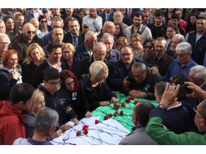 Tek hayali doktor olmaktı, son yolculuğuna doktor önlüğüyle uğurlandı