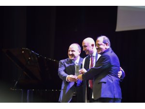 "Üretmediğimiz her teknoloji geleceğimizi ipotek altına alıyor"