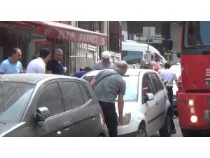Park eden araçlar itfaiyeye zor anlar yaşattı