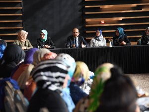 Başkan Altay Şehir İstişarelerinde AK Parti Kadın Kolları ile buluştu