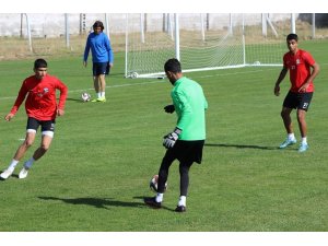 Van Büyükşehir Belediyespor, haftanın ilk antrenmanını yaptı