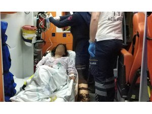 16 yaşındaki Iraklı kız kendini bıçakladı