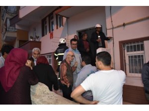 Elektrik kontağından çıkan kıvılcım mahalleliyi ayağa kaldırdı