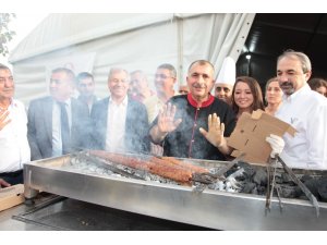 ATO Başkanı Menevşe: "Dünya, Adana’nın yüzlerce çeşit damak tadını keşfe çıktı”
