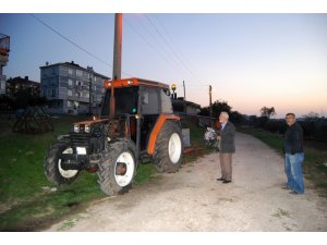 Traktörü yanan çiftçi: "Cana geleceğine mala gelsin"