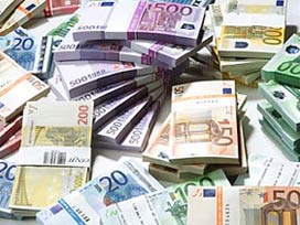 Avro Bölgesi'nde yatırımcı güveni 2 aydır düşüşte