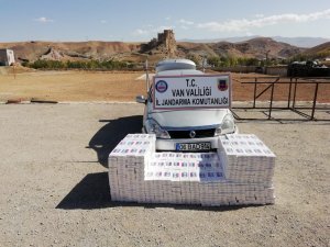 Van’da 8 bin paket kaçak sigara ele geçirildi