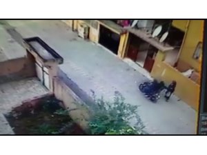 Motosikletli kapkaççı önce kameraya, sonra polise yakalandı