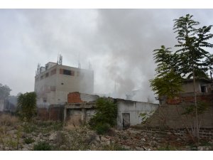 Hortumla yangına müdahale etti