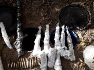 Bingöl’de PKK’ya darbe: Toprağa gömülü cephanelik ele geçirildi