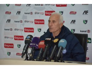 Akgül: “Yaptığımız her hata gol oluyor”