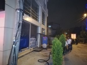 Elektrik panosunda çıkan yangın iş yerini küle çevirecekti