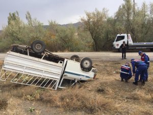 Kamyonet devrildi : 1 yaralı