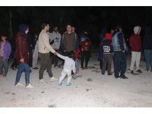 Kaçak göçmenler ve organizatör jandarmanın dikkati sayesinde yakalandı