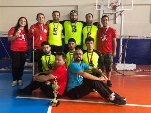 Görme engelli sporculardan çifte kupa