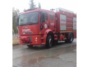 Alev alan elektrik kabloları paniğe neden oldu