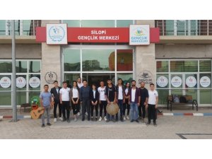 Gençlik Merkezine malzeme desteği