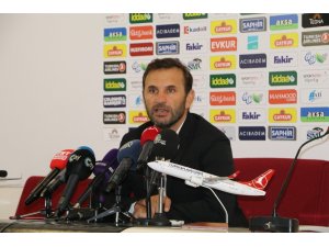 Okan Buruk: "Hakem bütün takdir haklarını Konyaspor’dan yana kullandığını gördük"