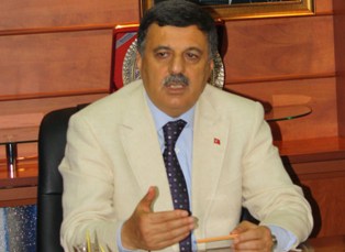 Nevzat Pakdil Konya'da