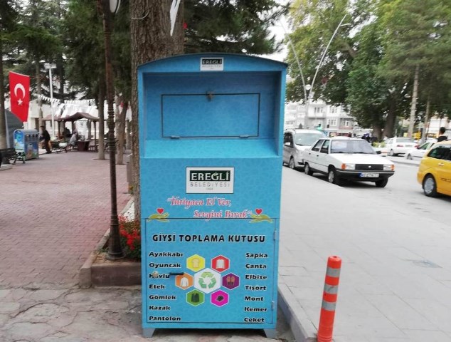 Ereğli'de giysi toplama kutuları ilgi görüyor