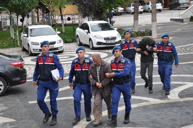 Jandarma kablo hırsızlarını yakaladı