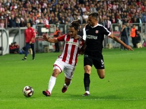 TFF 2. Lig: Yılport Samsunspor: 1 - Kastamonuspor 1966: 0 (İlk yarı sonucu)