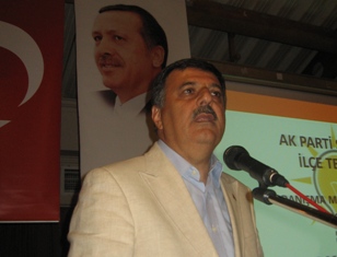 Pakdil Danışma Meclisi toplantısındaydı