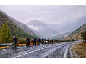 Yağmur altında bisiklet turu