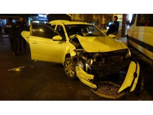 Polisten kaçarken kaza yaptılar
