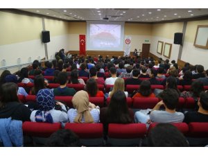 ’Yapay Zekâ ve Çoklu Tekillikler’ konusu SDÜ’de ele alındı