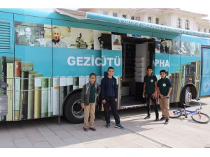 Eskil'de gezici kütüphane hizmete girdi