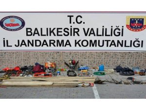 Kaçak kazı yapan iki kişi tutuklandı