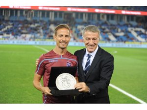 Ağaoğlu, Onur ve Pereira’ya plaket  verdi
