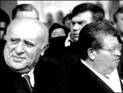 Özal'ın mesajı; O deliye söyle...