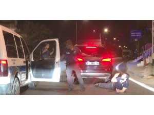 Polisten kaçan alkollü ve ehliyetsiz sürücü film sahnelerini aratmayan kovalamaca sonrasında kıskıvrak yakalandı
